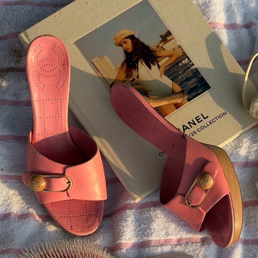 Chanel Pink Salmon Kitten Heel